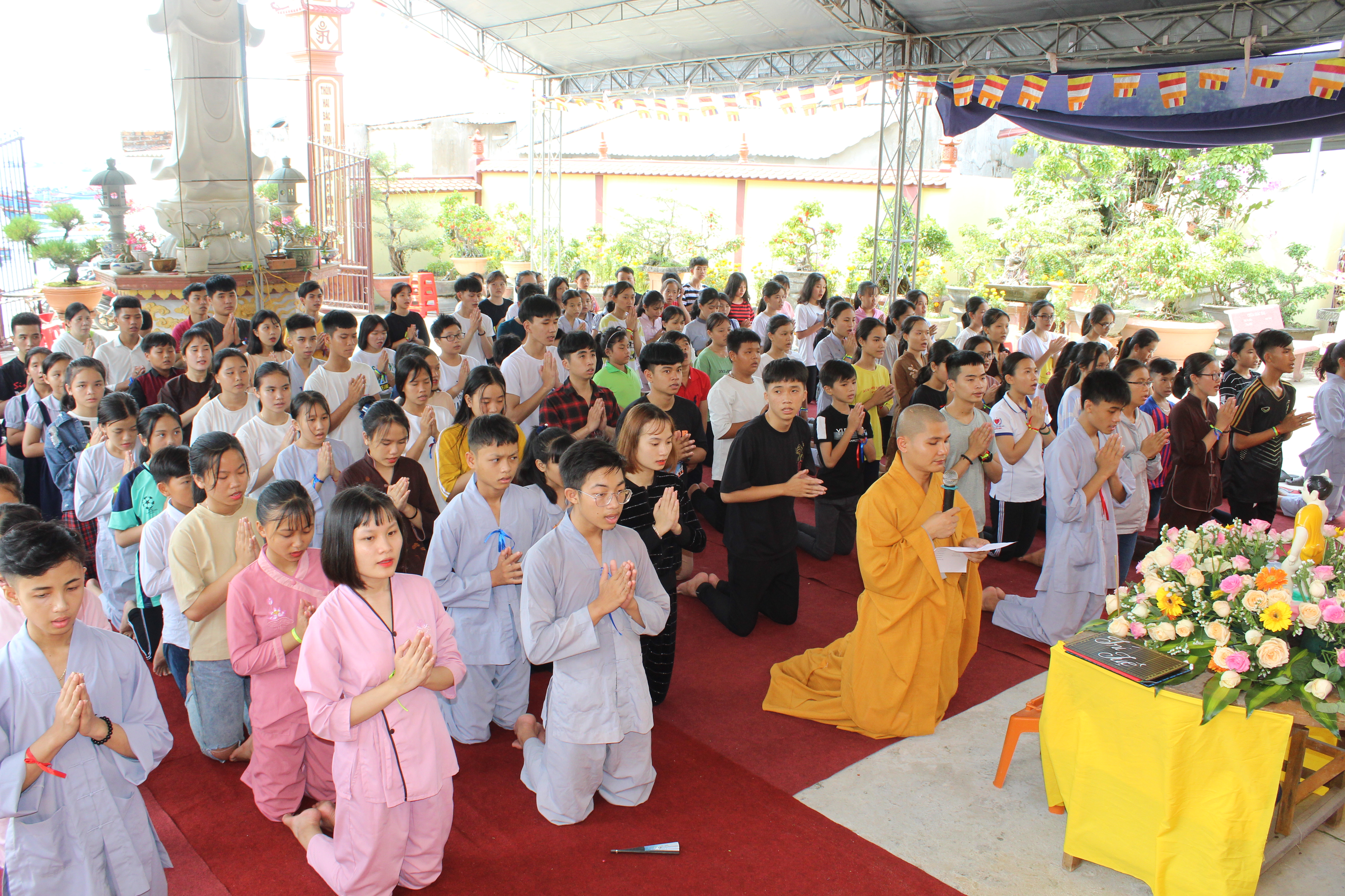 Quy Nhơn: Nghỉ lễ tuổi trẻ về chùa tu tập